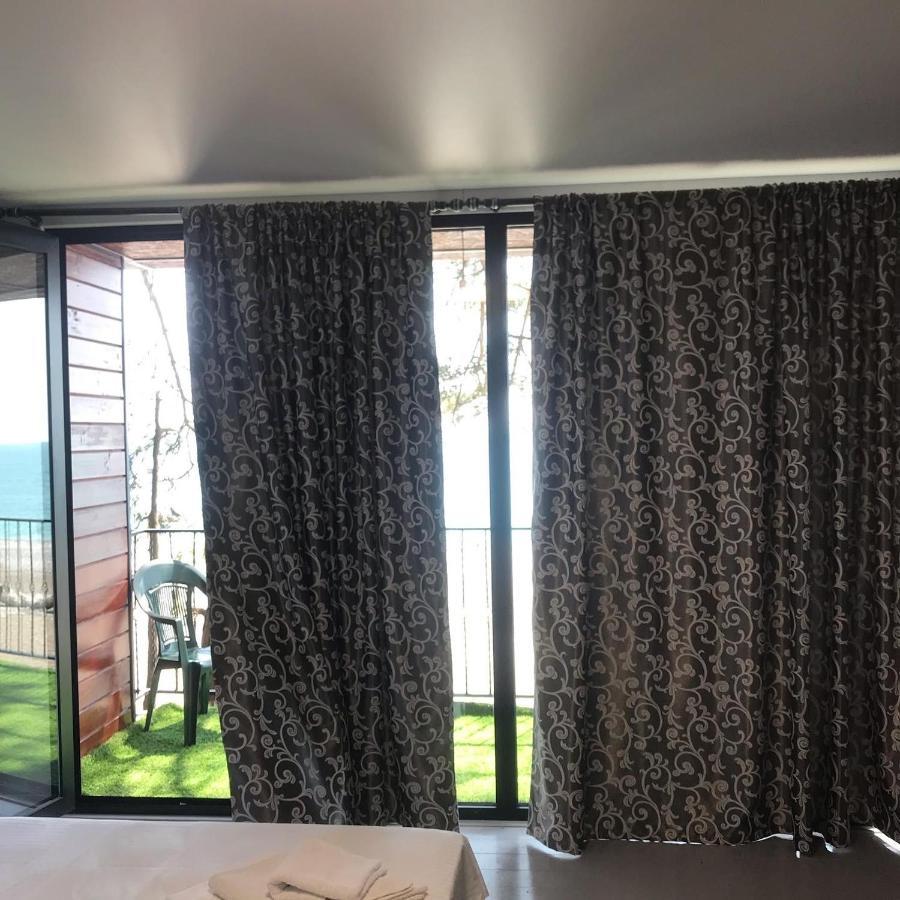 Mon Ami Hotel 2 Пицунда Екстериор снимка