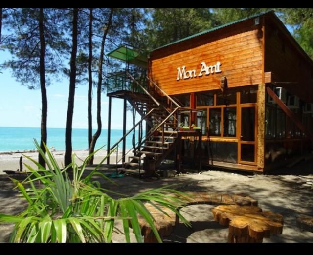 Mon Ami Hotel 2 Пицунда Екстериор снимка